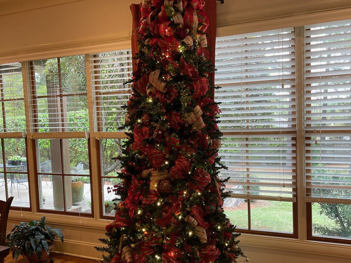 Superscapes holiday Christmas tree decorating